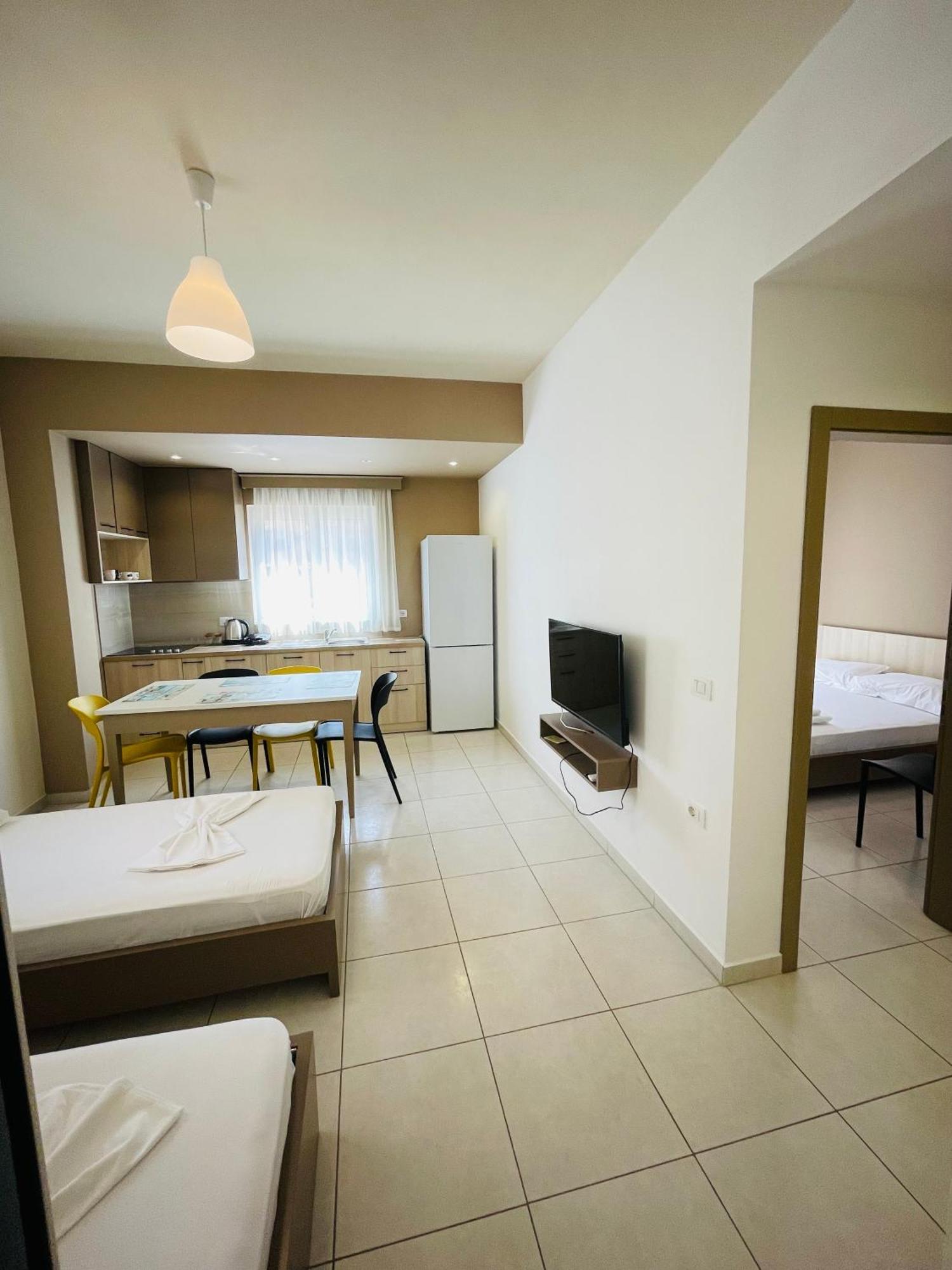 סרנדה Eliona Apartments מראה חיצוני תמונה