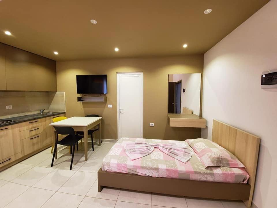 סרנדה Eliona Apartments מראה חיצוני תמונה