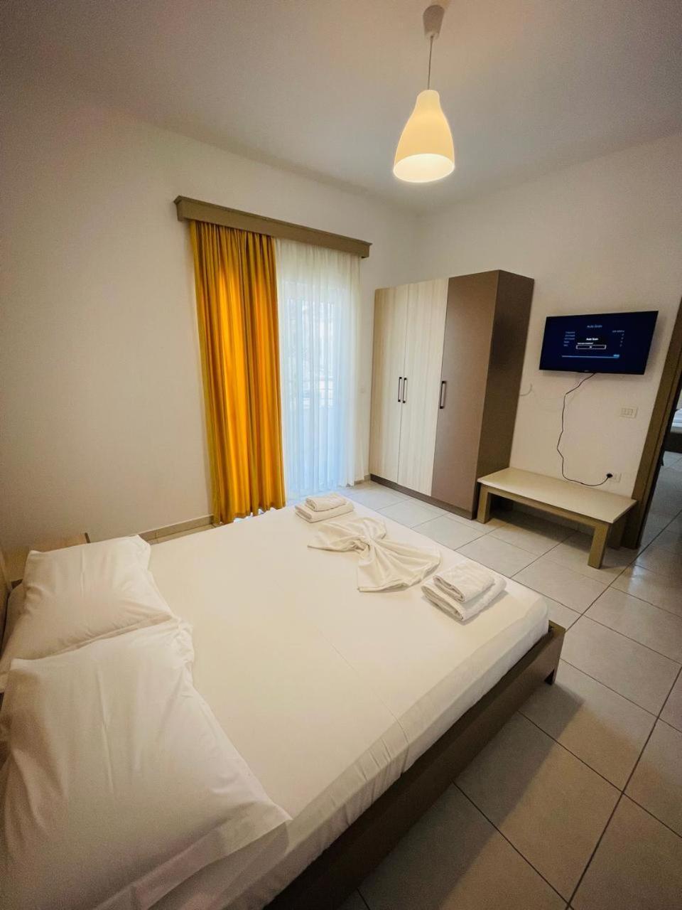 סרנדה Eliona Apartments מראה חיצוני תמונה