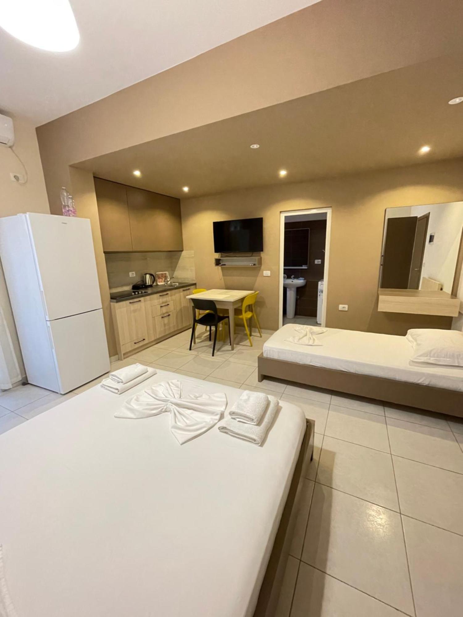 סרנדה Eliona Apartments מראה חיצוני תמונה